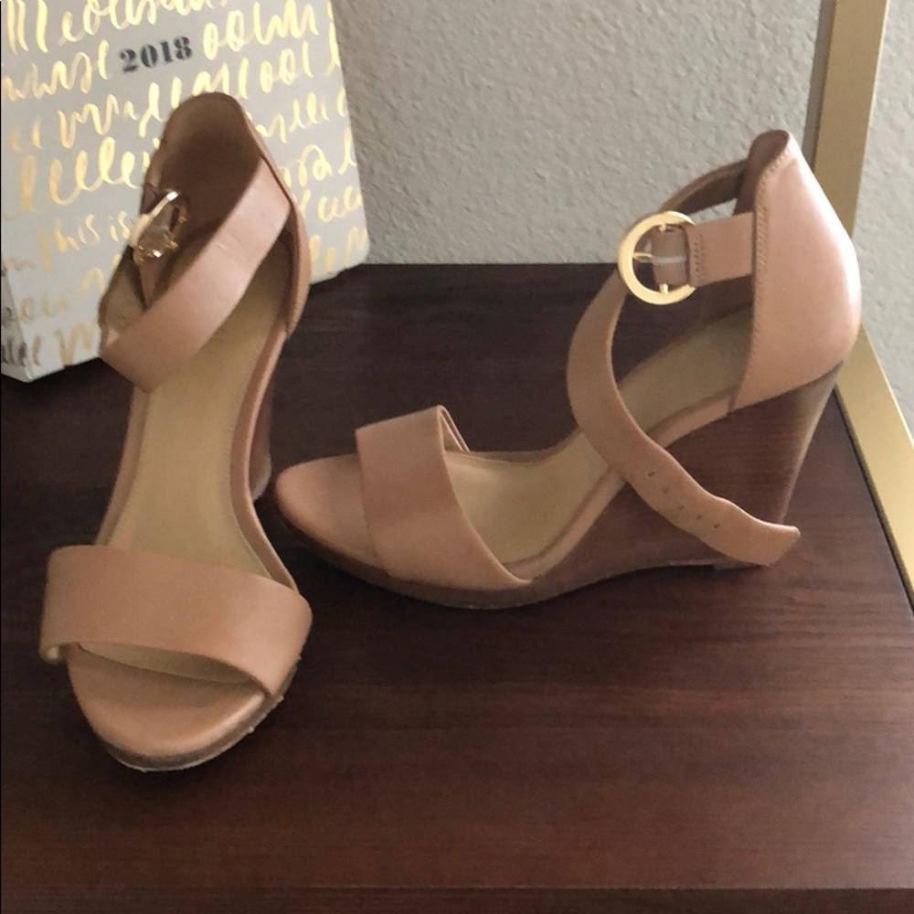 🎄SALE🎄Michael Kors patent leather wedge sandals